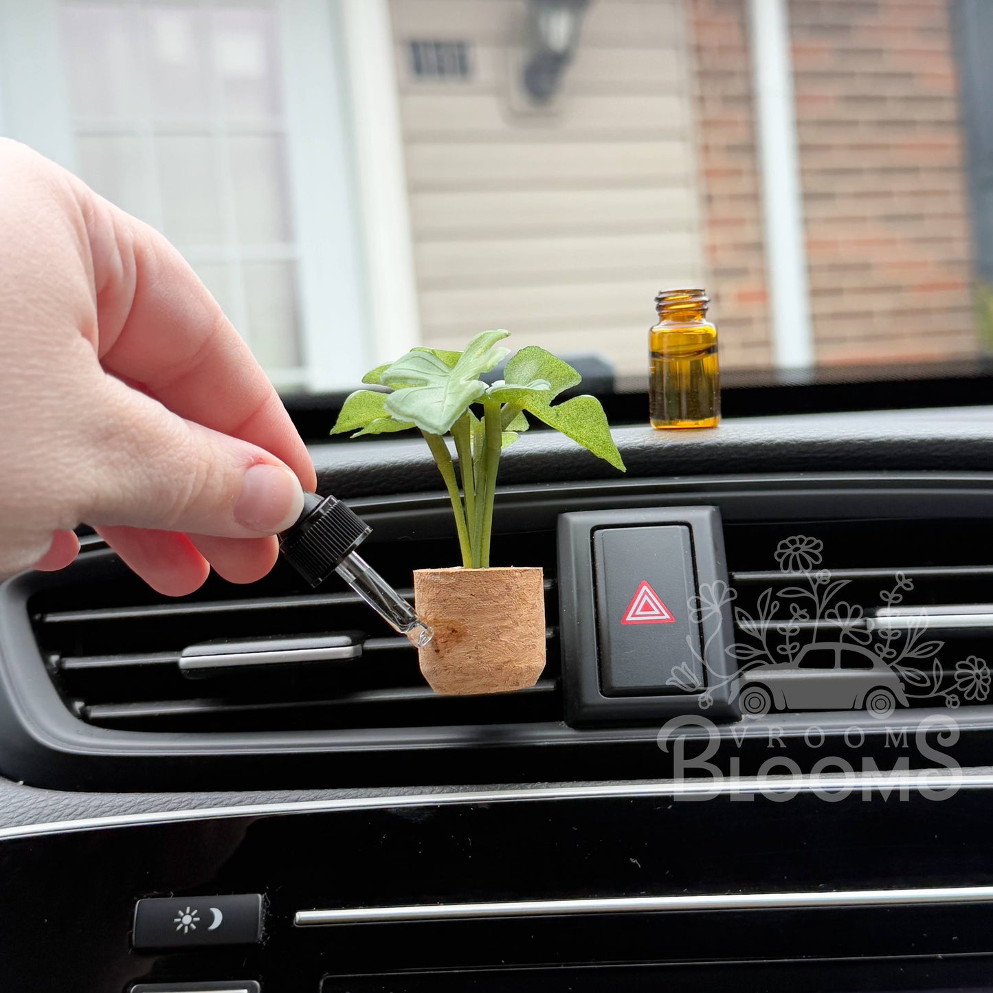 Monstera Car Vent Clip - Vanilla Bean Cupcake
