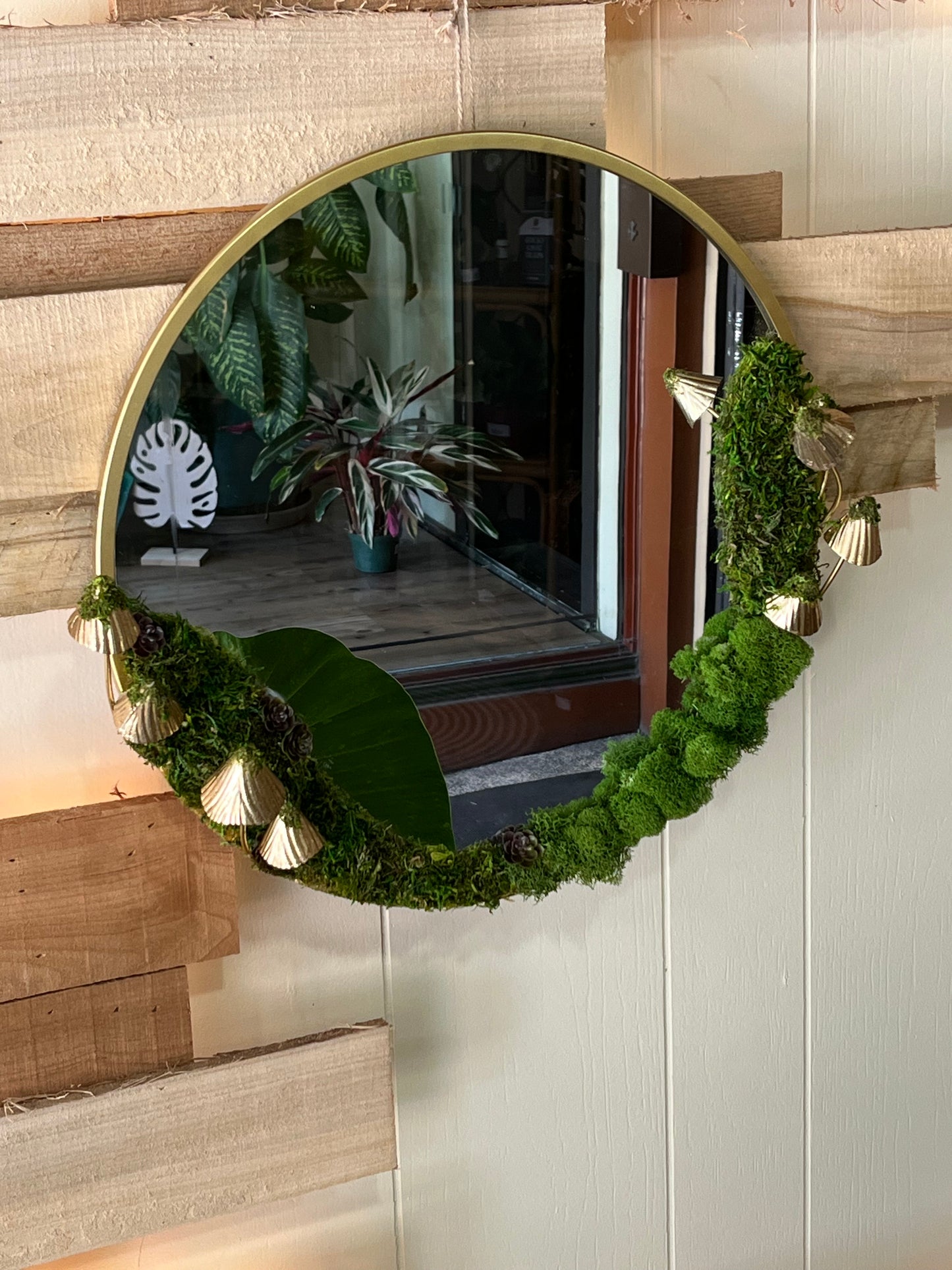 Moss Mirror Class