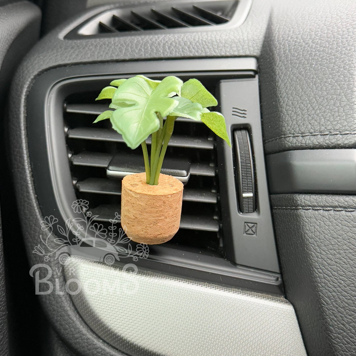 Monstera Car Vent Clip - Vanilla Bean Cupcake